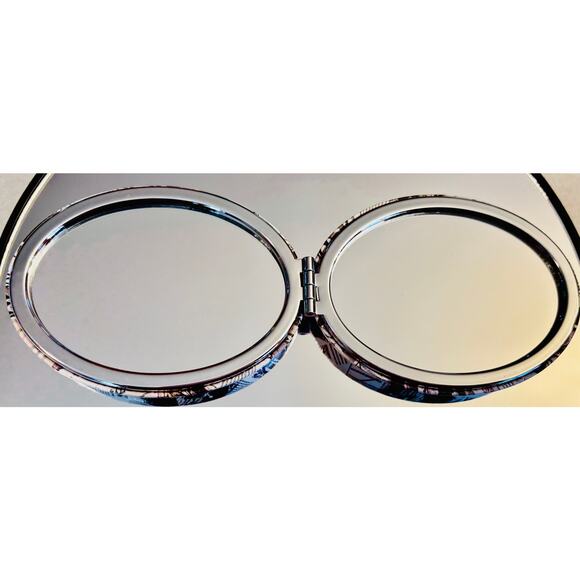 COMPACT MIRROR: Oval-Shaped White, Black, Beige, & Red w/Newspaper Design, NWOT - Picture 3 of 7